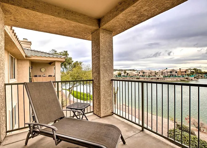Holiday home Lake-view Balcony + Perks: Retreat! Phoenix