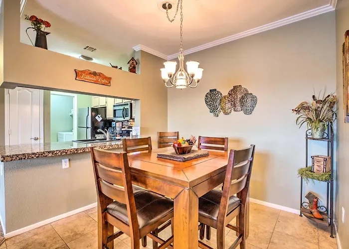 Lake-view Balcony + Perks: Retreat! Holiday home Phoenix