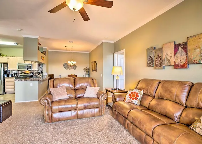 Holiday home Lake-view Balcony + Perks: Retreat! Phoenix